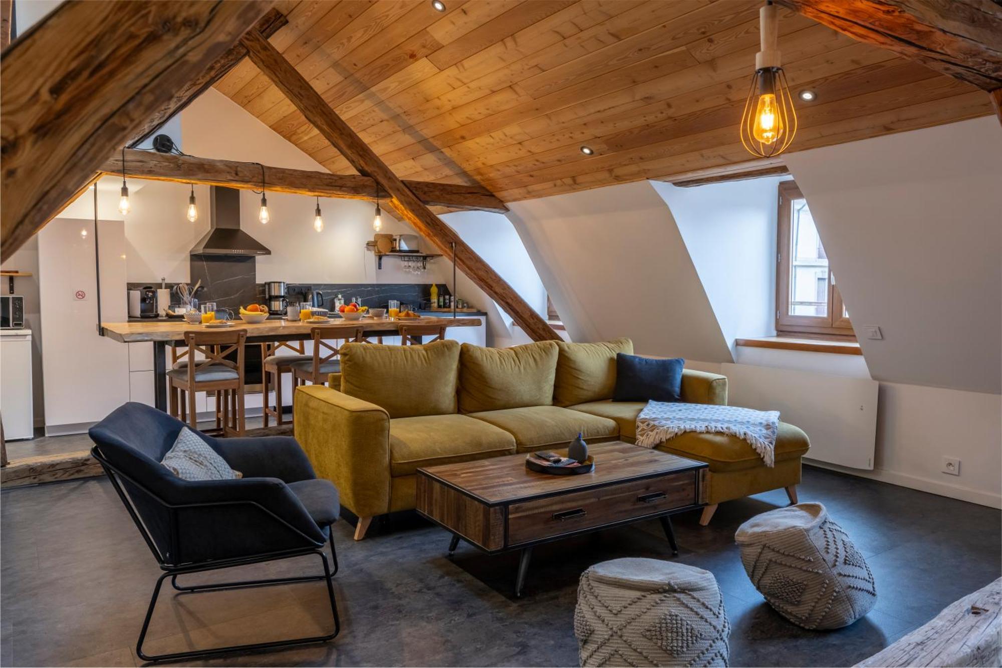 Superbe Loft - Situ Sur La Place Centrale Barcelonnette Exterior photo
