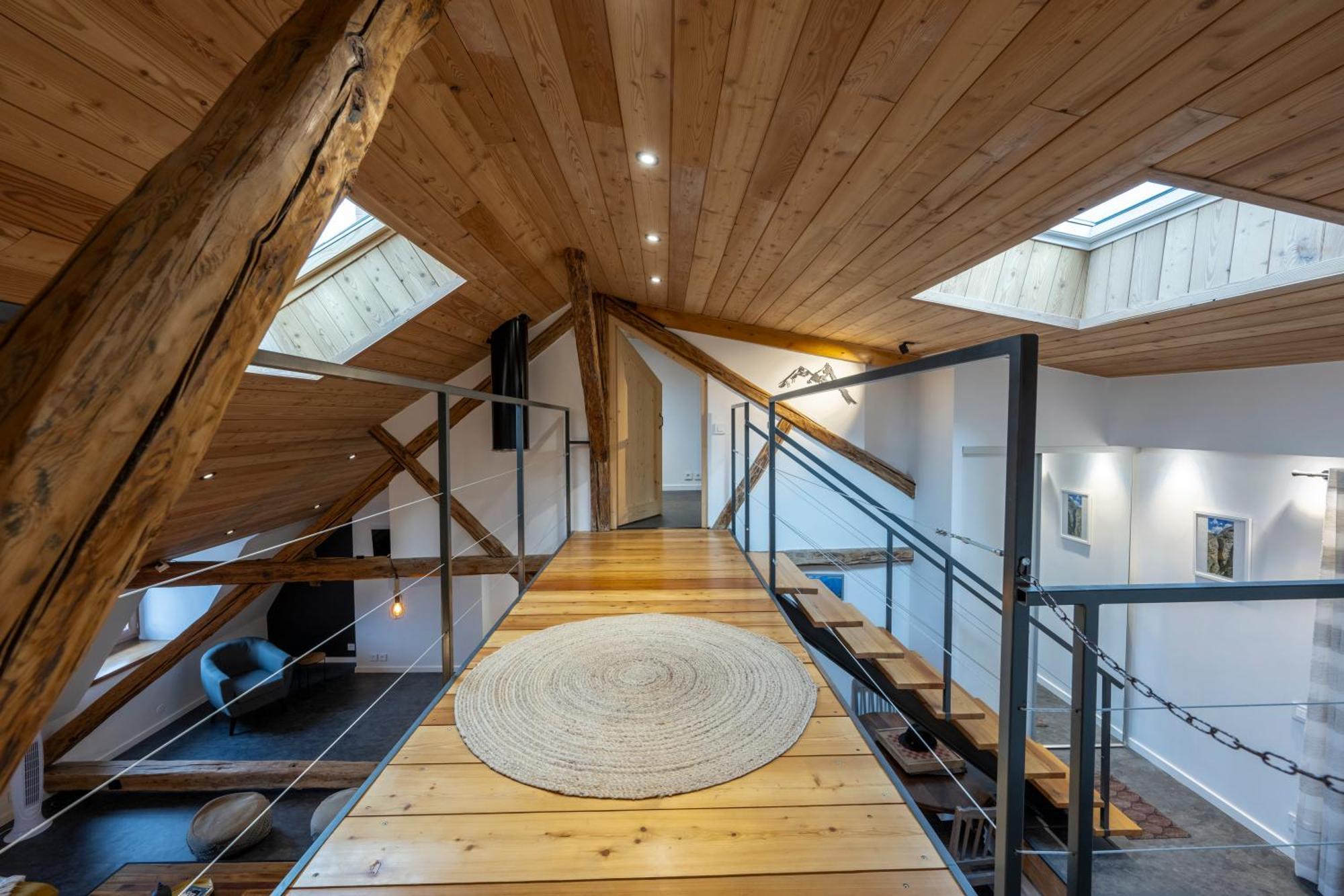 Superbe Loft - Situ Sur La Place Centrale Barcelonnette Exterior photo