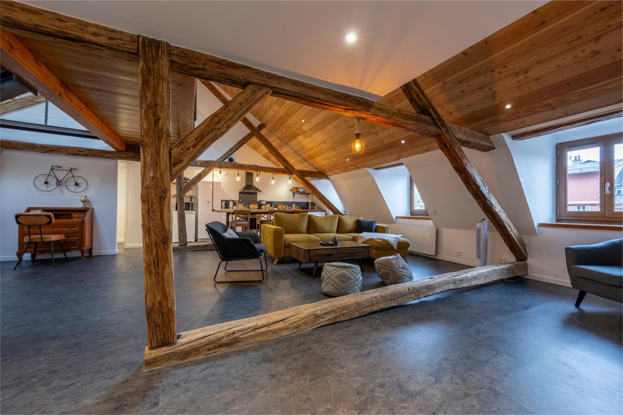 Superbe Loft - Situ Sur La Place Centrale Barcelonnette Exterior photo