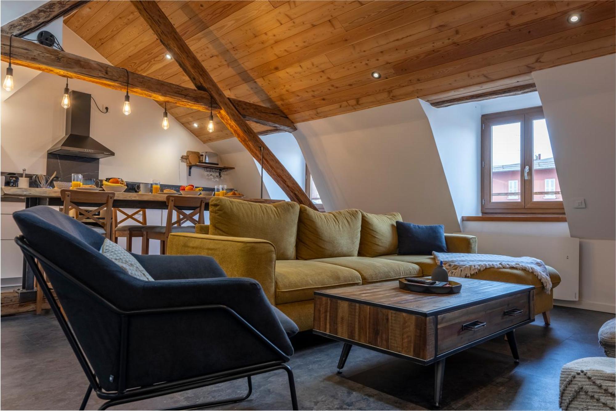 Superbe Loft - Situ Sur La Place Centrale Barcelonnette Exterior photo