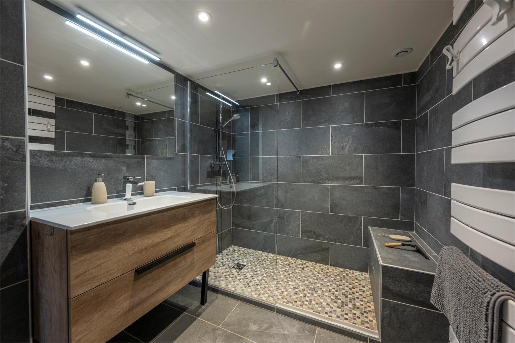 Superbe Loft - Situ Sur La Place Centrale Barcelonnette Exterior photo