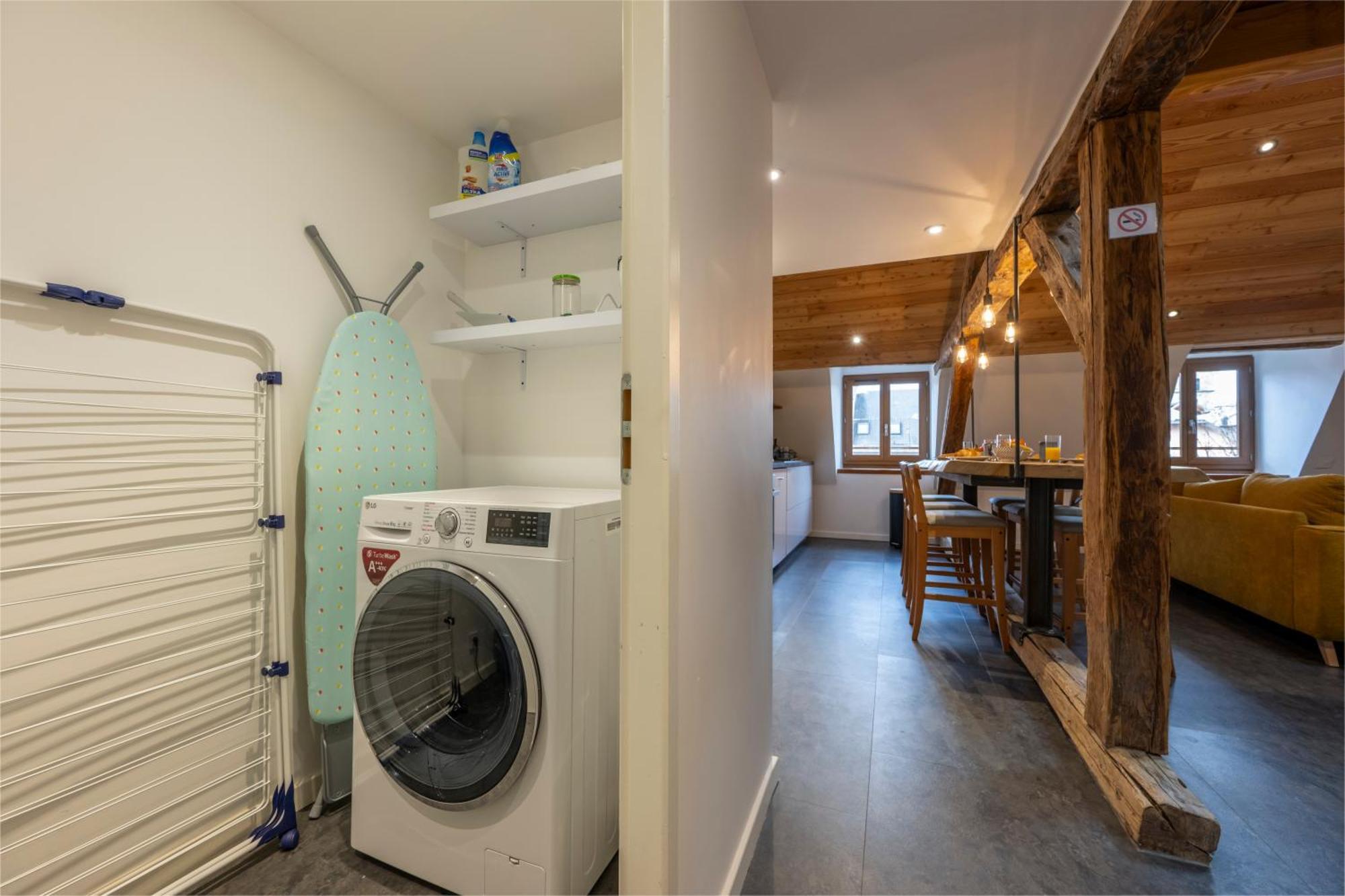 Superbe Loft - Situ Sur La Place Centrale Barcelonnette Exterior photo