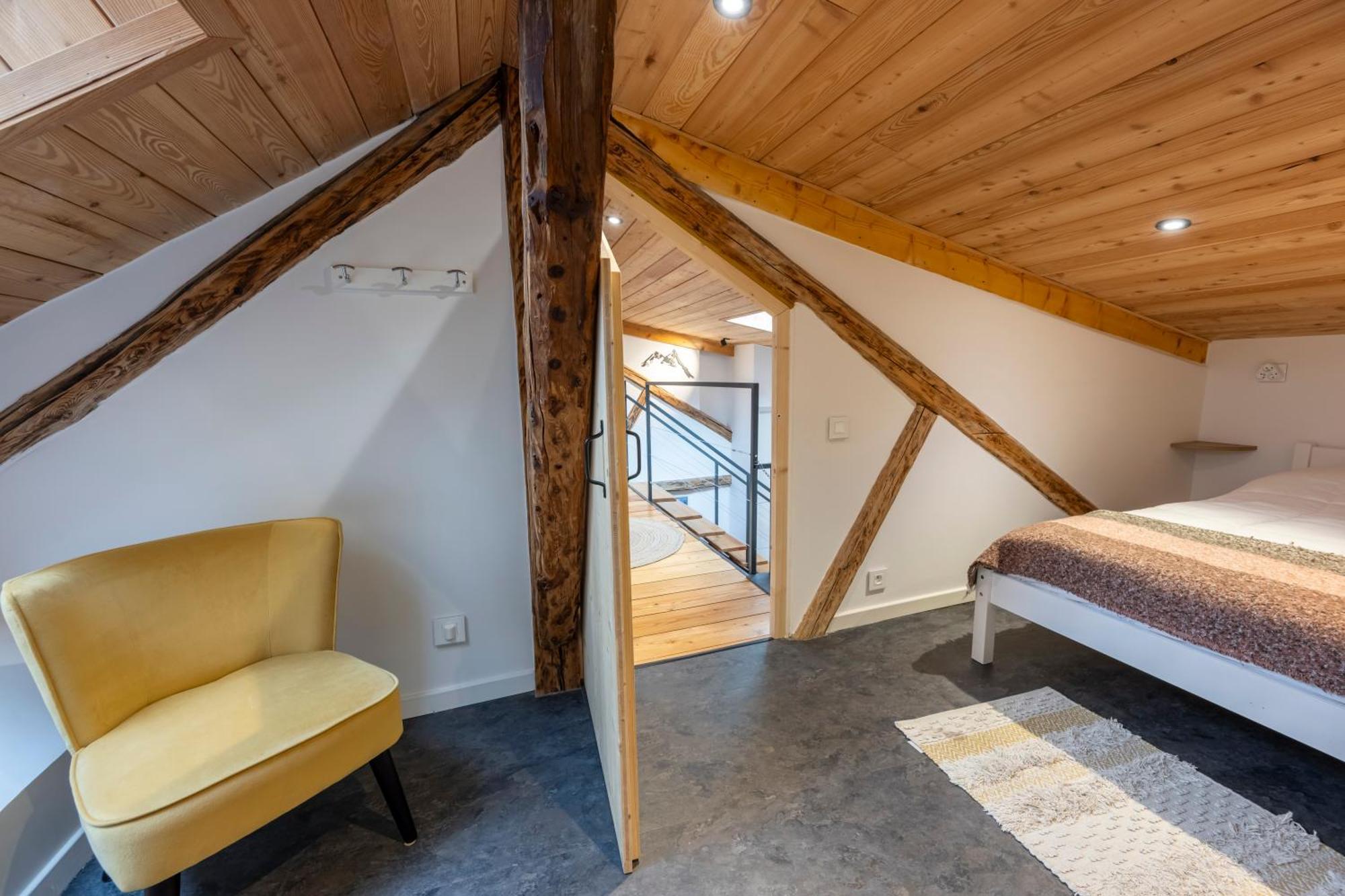 Superbe Loft - Situ Sur La Place Centrale Barcelonnette Exterior photo